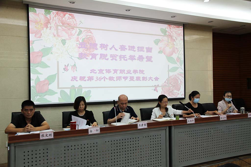 三级特黄边做边爱