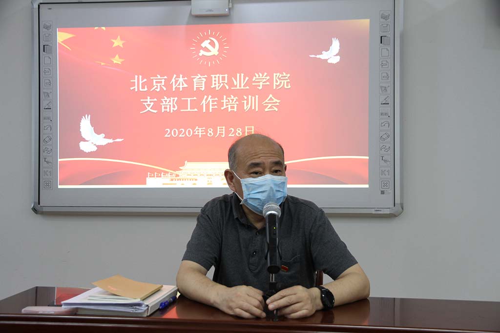 三级特黄边做边爱