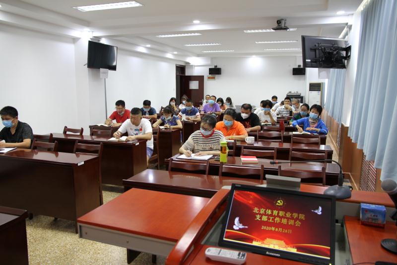 三级特黄边做边爱