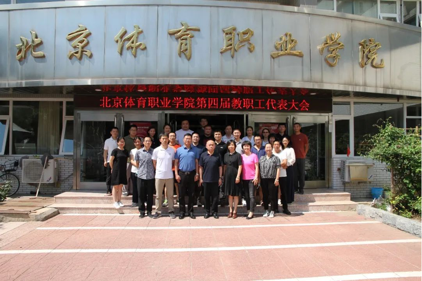 三级特黄边做边爱