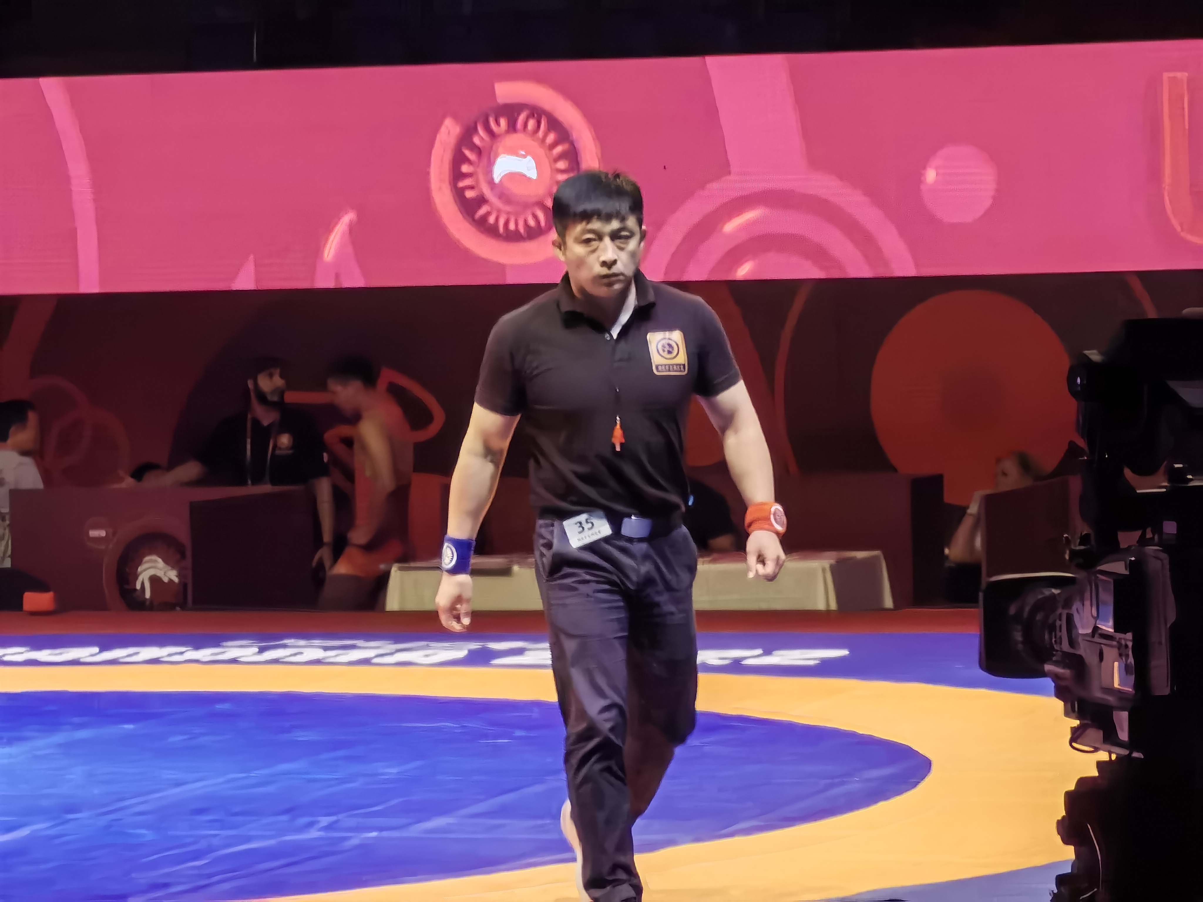 三级特黄边做边爱