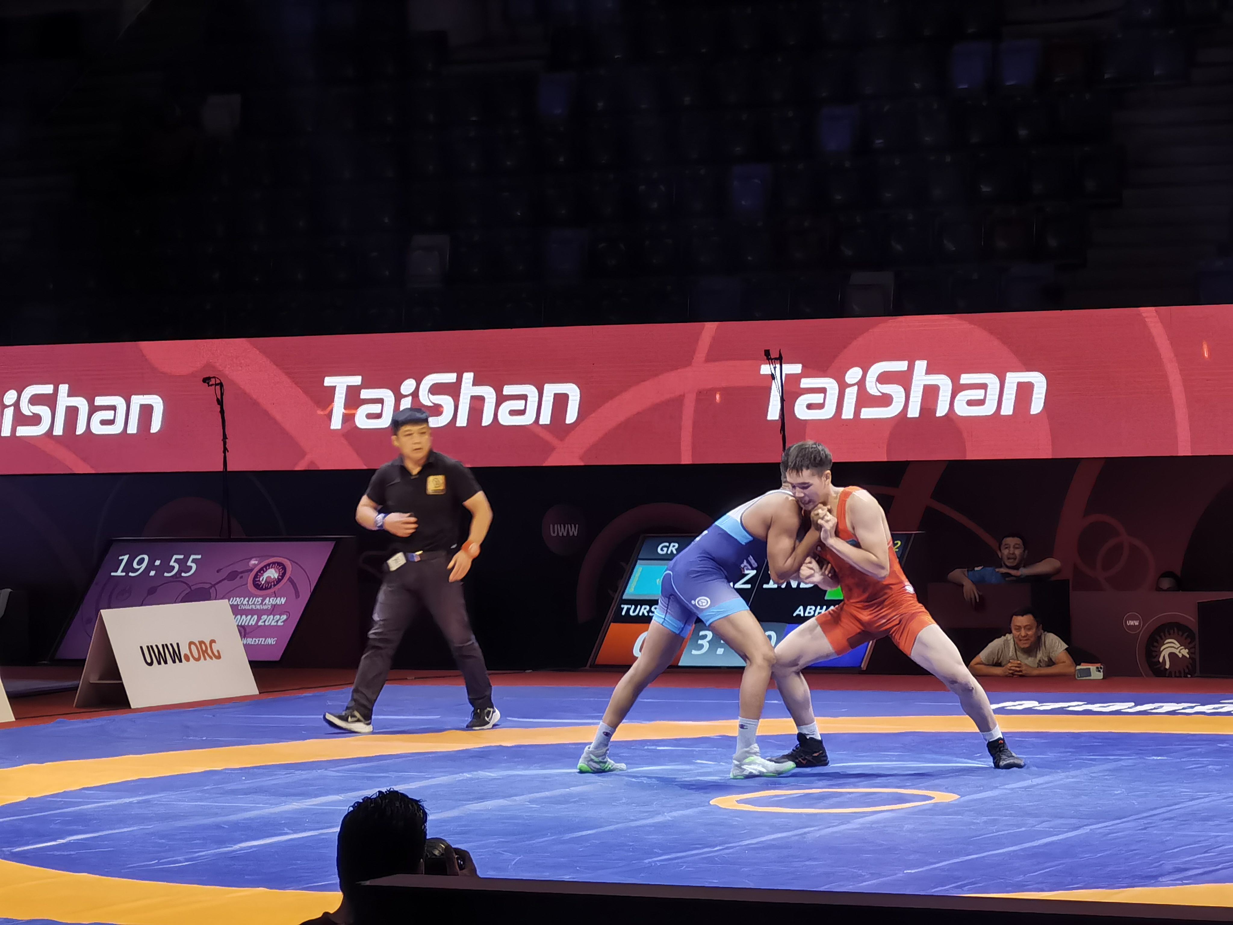 三级特黄边做边爱