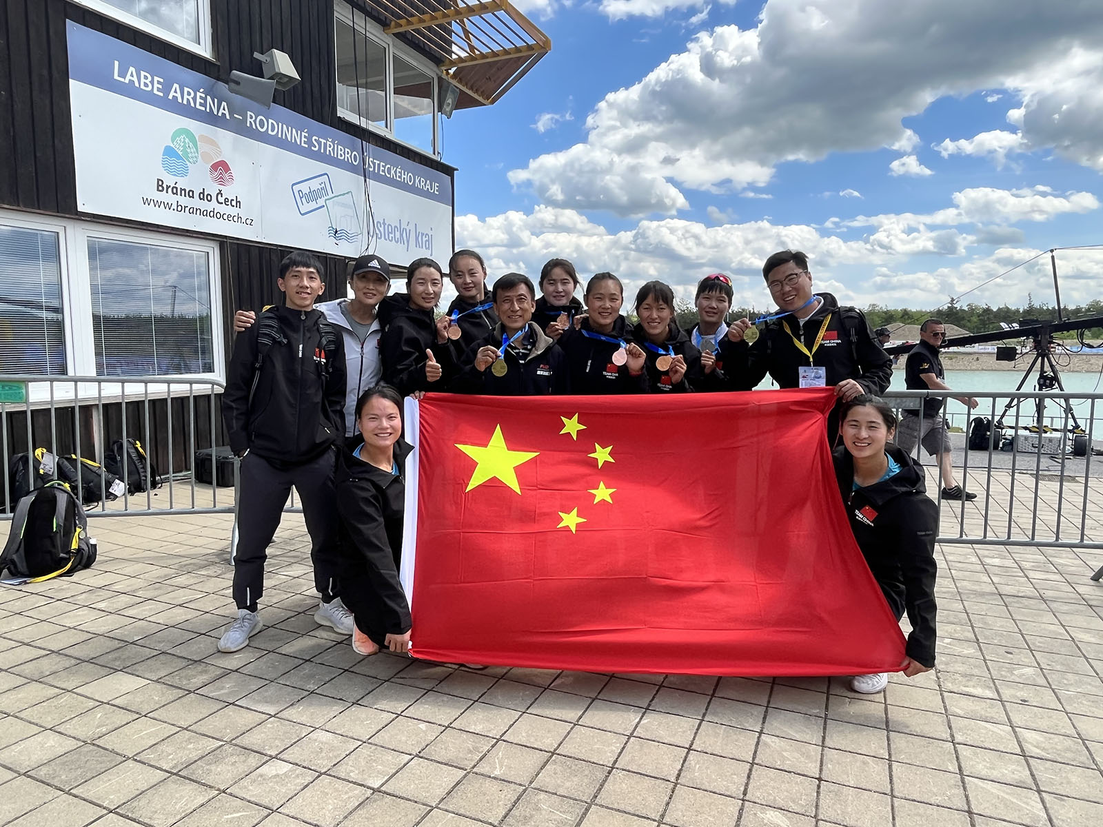 三级特黄边做边爱