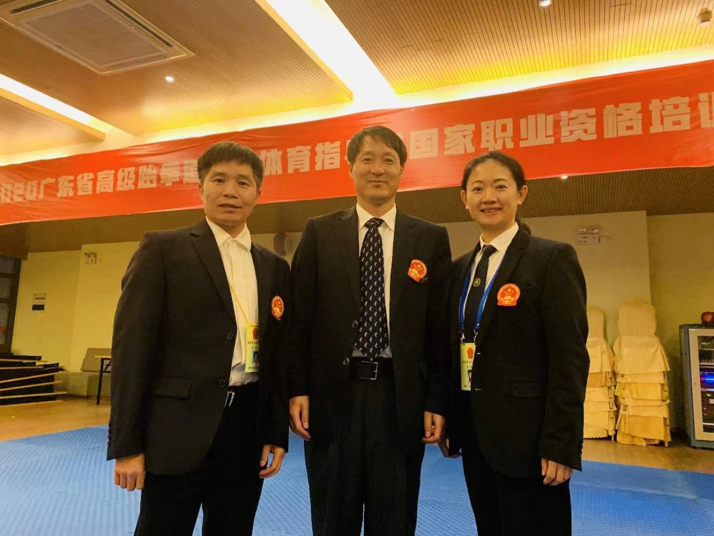 三级特黄边做边爱