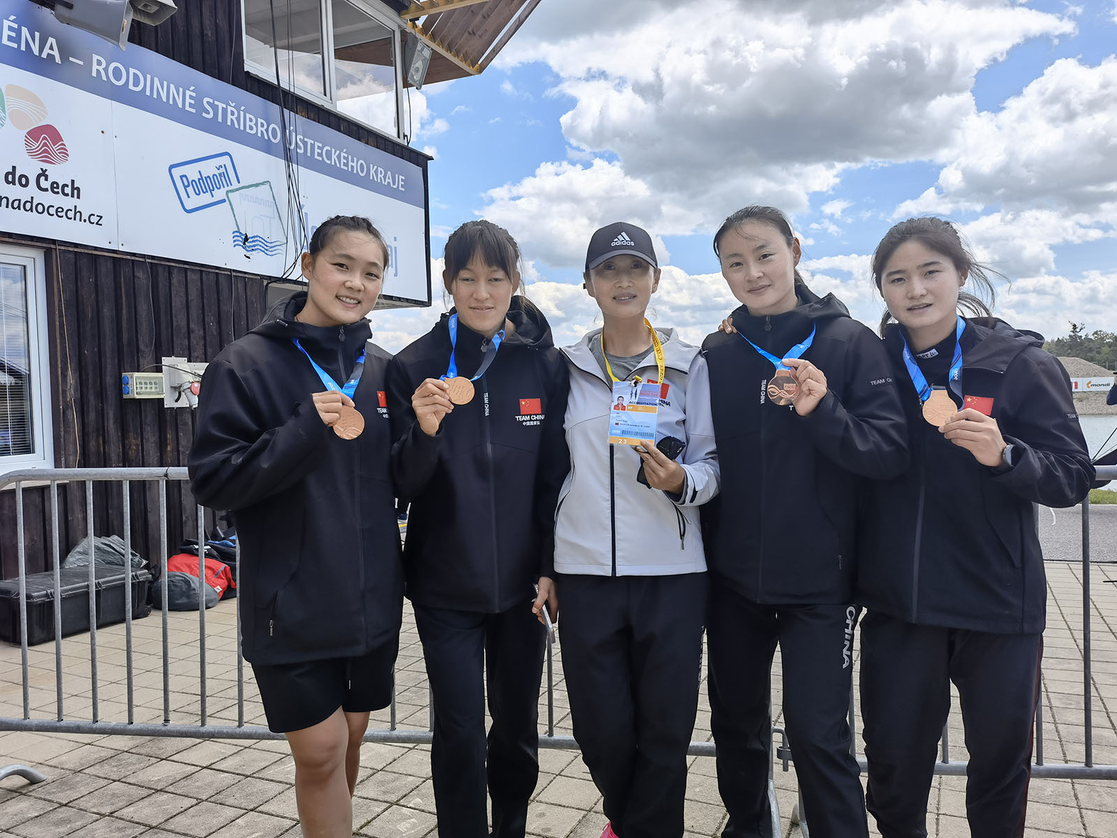 三级特黄边做边爱