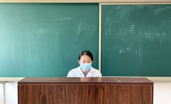 三级特黄边做边爱