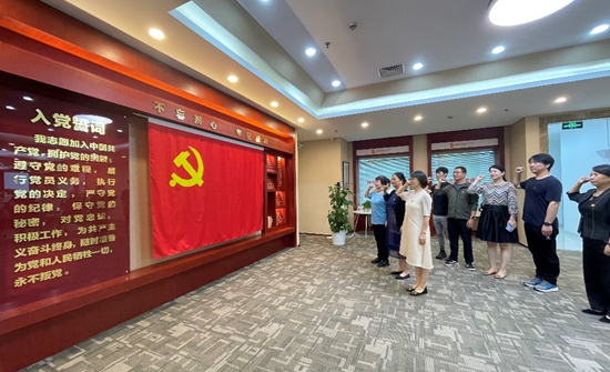 三级特黄边做边爱